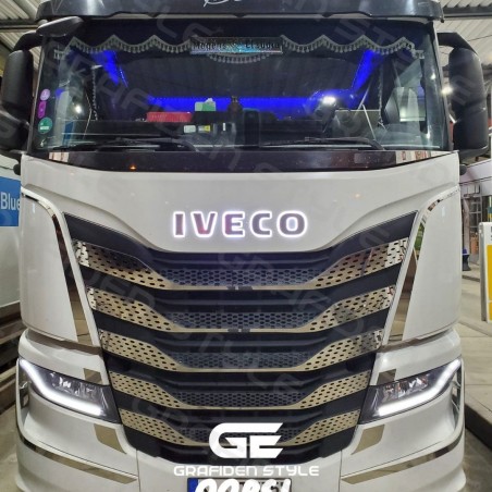 Logobelysning - Grafiden Style - Höjd 11.6cm - Vit/Bärnsten/Röd/Grön/Blå - 12V-24V - Iveco - S-Way - 2025+
