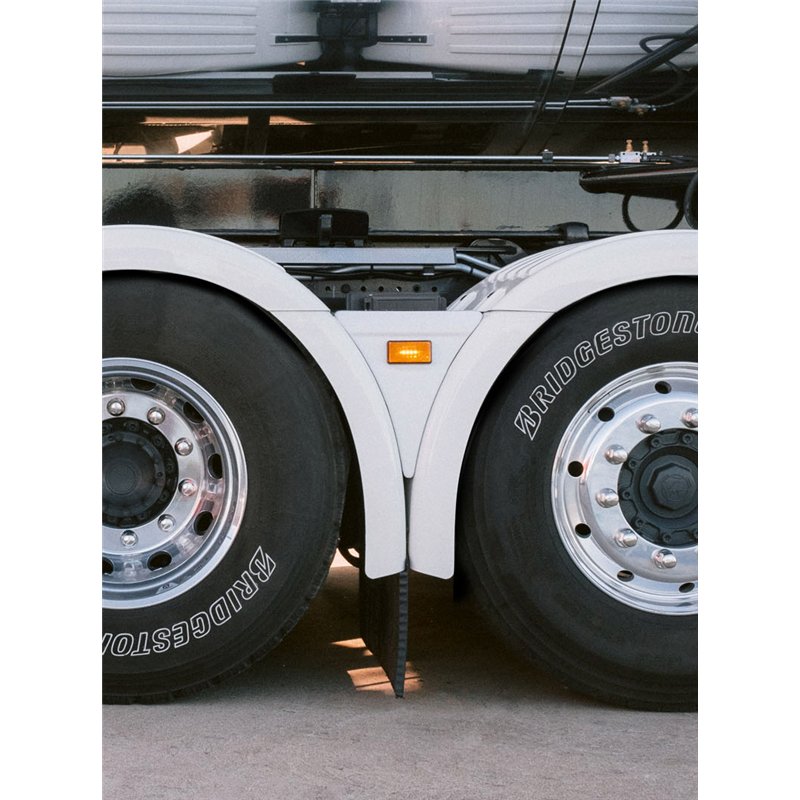 Spatbord strings - TruckStyle Sweden - Scania Style L - Voor originele markeerlichten - Wit - Voor originele markeerlichten - Set Spatbord strings - TruckStyle Sweden - Scania Style L - Voor originele markeerlichten - Wit - Voor originele markeerlichten - Set