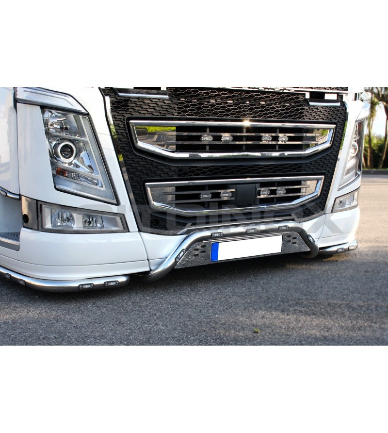 Volvo FH4 - CENTRAL BAR WITH LICENCE PLATE HOLDER 60 - 001V60FH2013 - Bullbar / Lightbar / Bumperbar - Verstralershop Volvo FH4 - CENTRAL BAR WITH LICENCE PLATE HOLDER 60 - 001V60FH2013 - Bullbar / Lightbar / Bumperbar - Verstralershop
