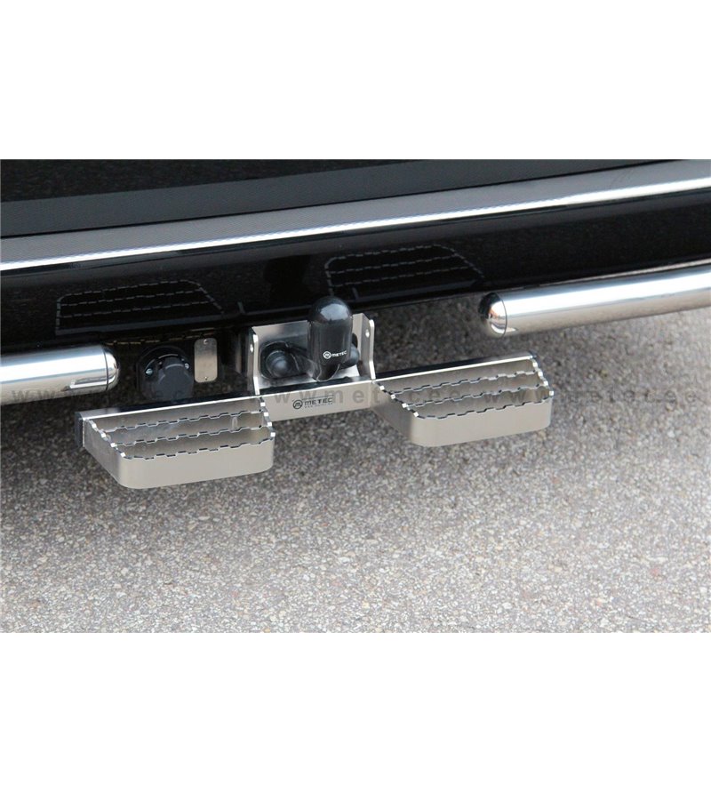 PEUGEOT PARTNER 18+ RUNNING BOARDS to tow bar pcs SMALL - 888419 - Lights and Styling